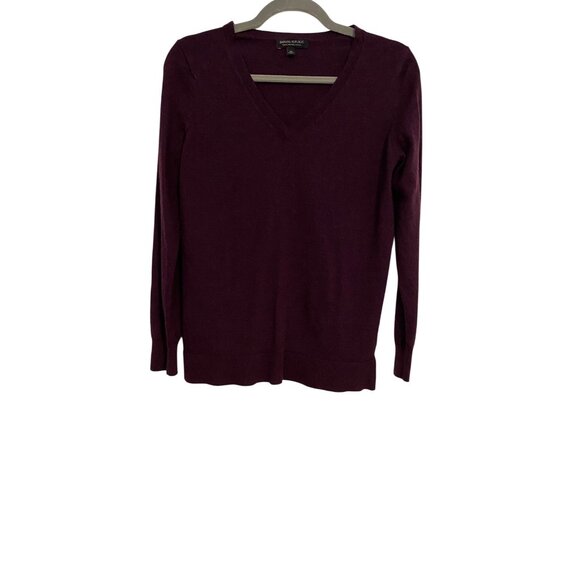 Banana Republic Sweater Women’s M Plum Merino Wool V-Neck Side Slits Casual Cozy - Picture 1 of 14